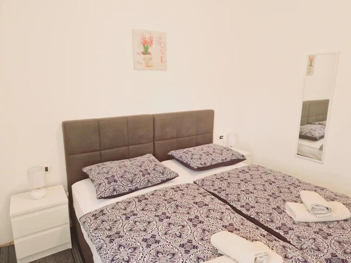 Apartments In Rijeka, Free Parking And Large Terrace, 15Min Drive From The Beach Екстериор снимка