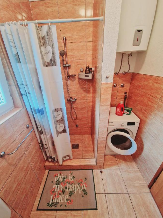 Apartments In Rijeka, Free Parking And Large Terrace, 15Min Drive From The Beach Екстериор снимка